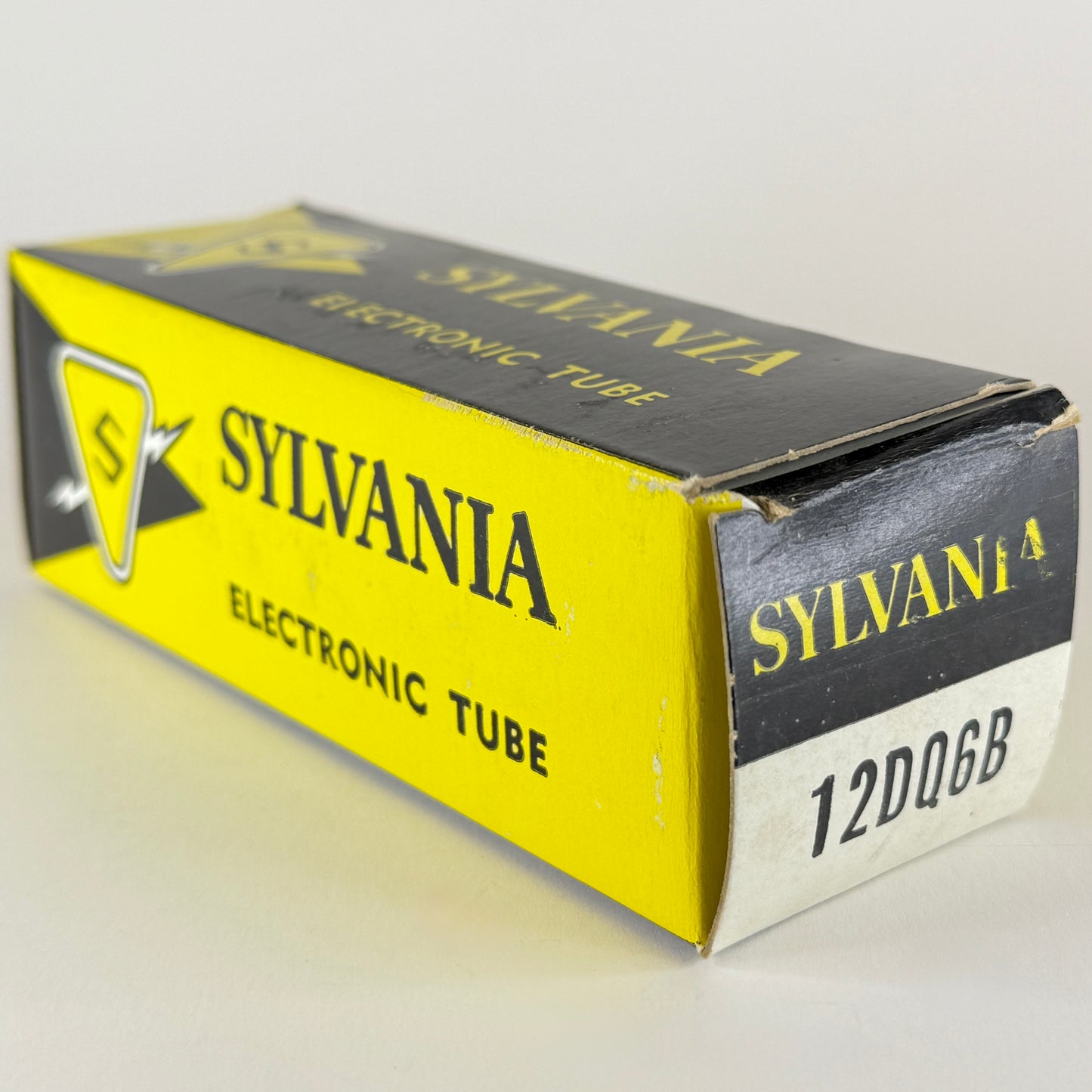 (1) Tested Very Strong Sylvania 12DQ6B Tube with Box Code kb ABA 12DQ6 B Tube