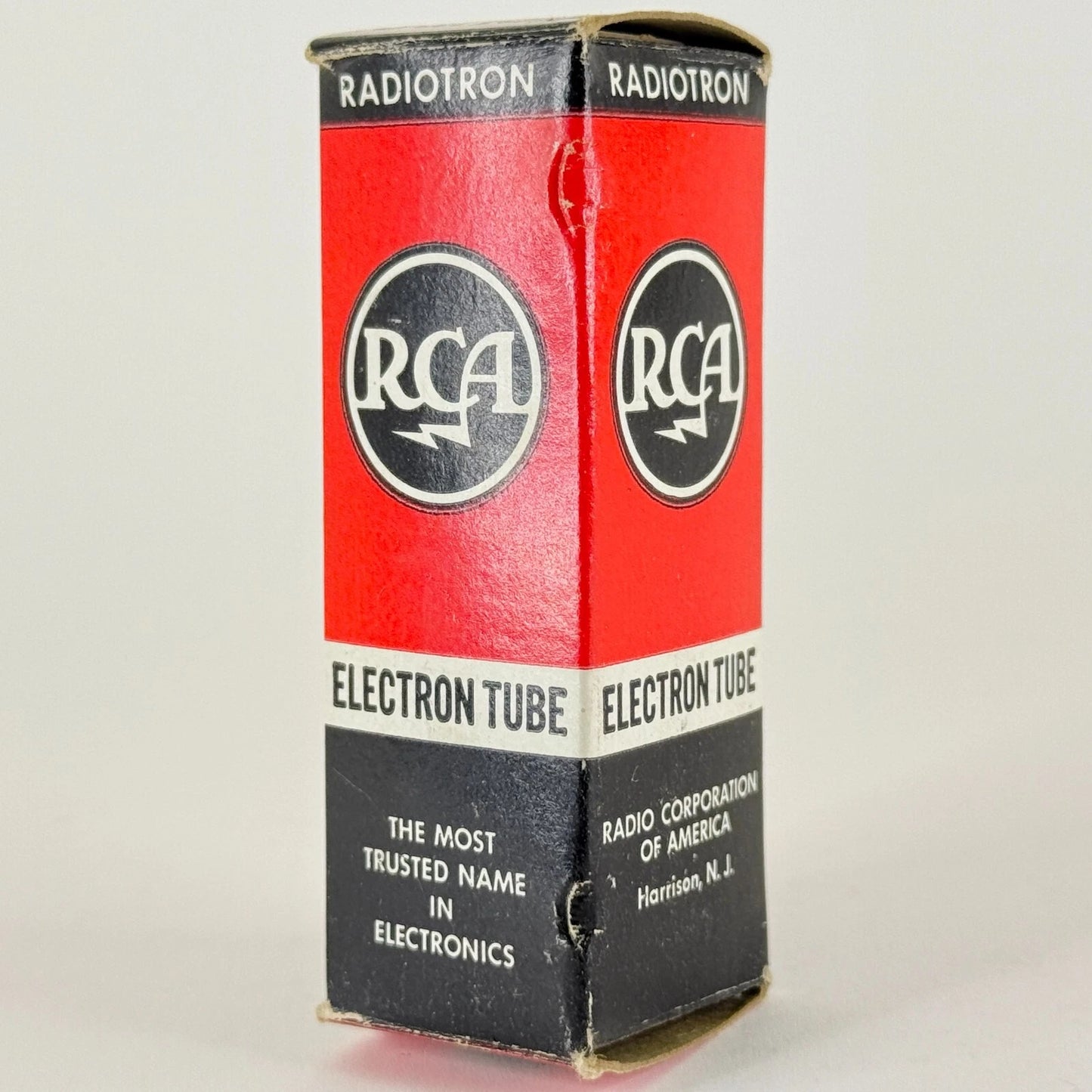(1) Tested RCA 6GH8A Tube with Box Date Code EG Medium Triode Cutoff Pentode
