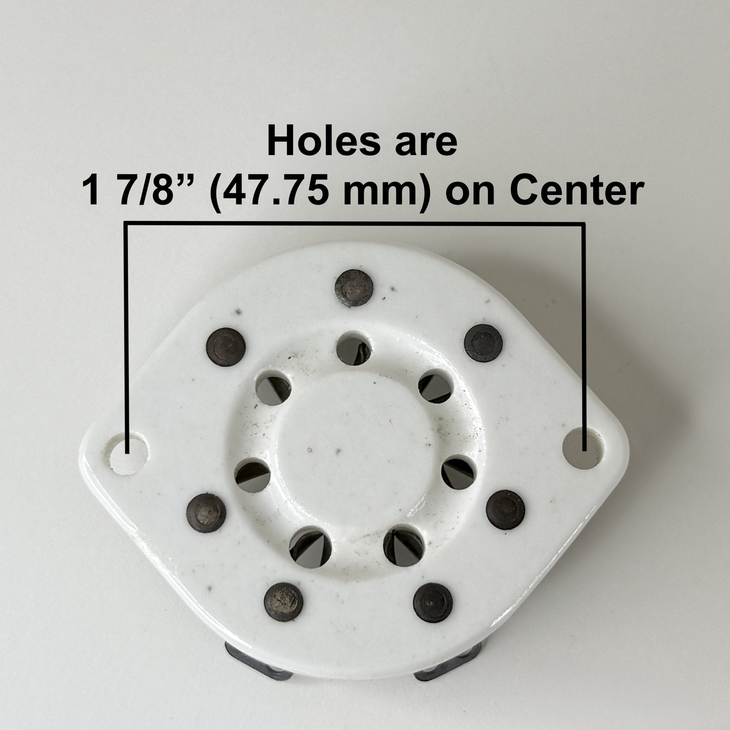 (1) Vintage National Radio Products XC-7L White Ceramic 7 Pin Tube Socket (b)