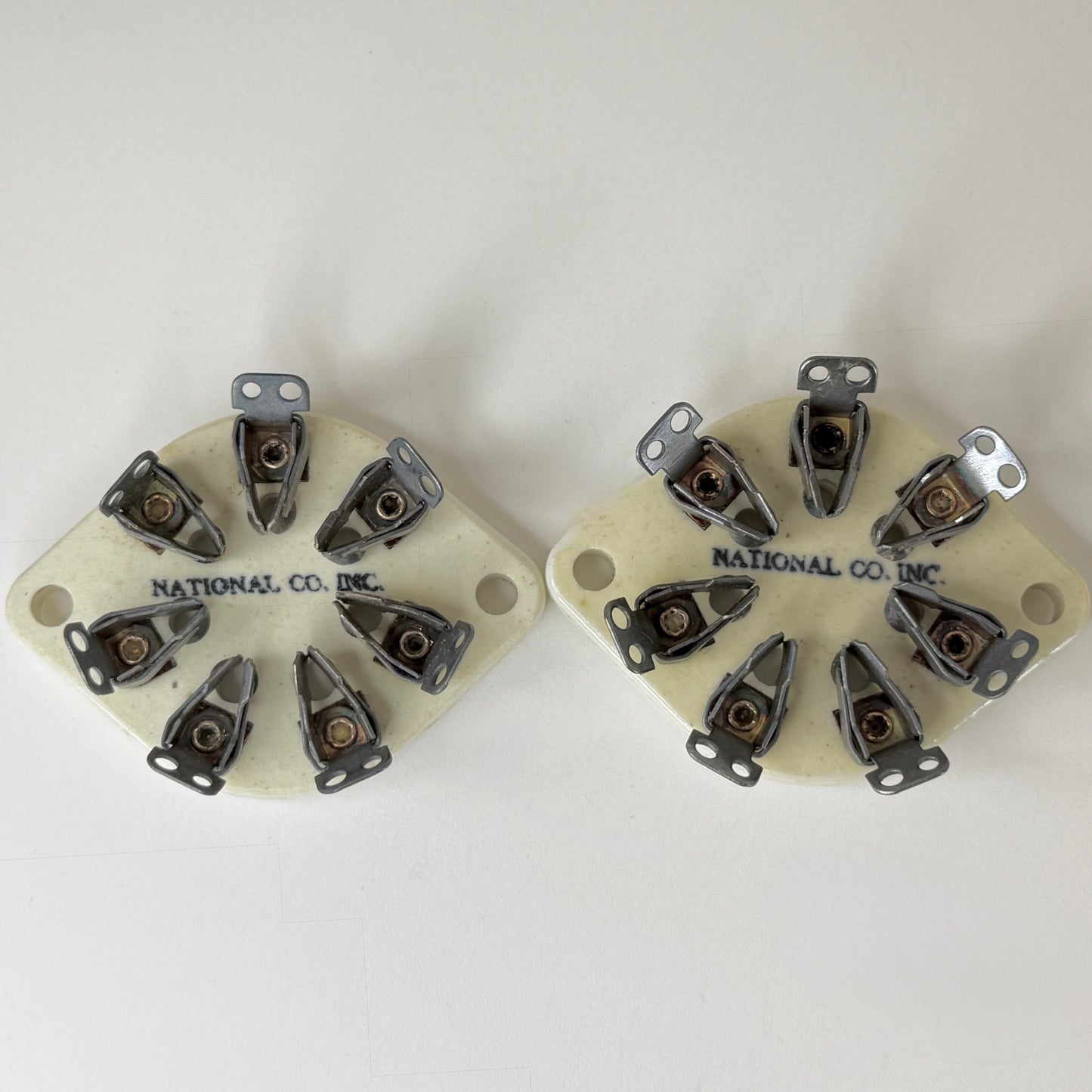 Pair of Vintage National Radio Products XC-7S Ceramic 7 Pin Tube Sockets (a)