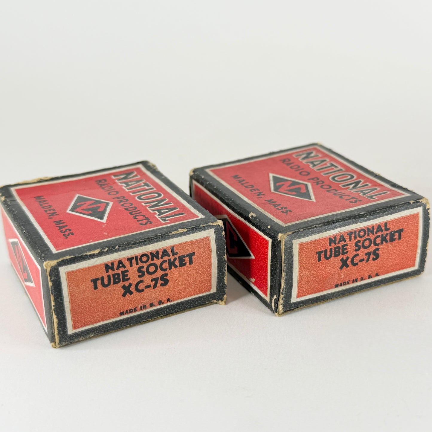 Pair of Vintage National Radio Products XC-7S Ceramic 7 Pin Tube Sockets (a)