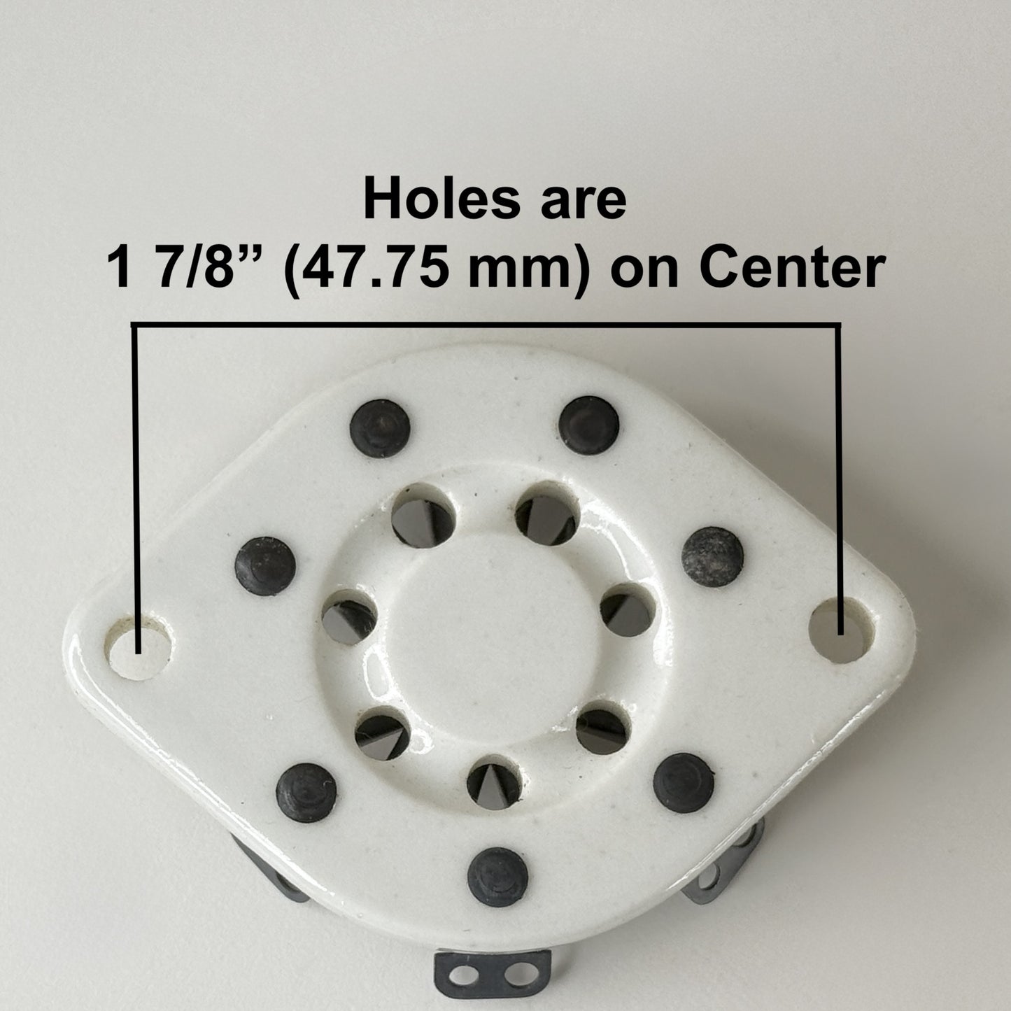 (1) Vintage National Radio Products XC-7S White Ceramic 7 Pin Tube Socket (c)