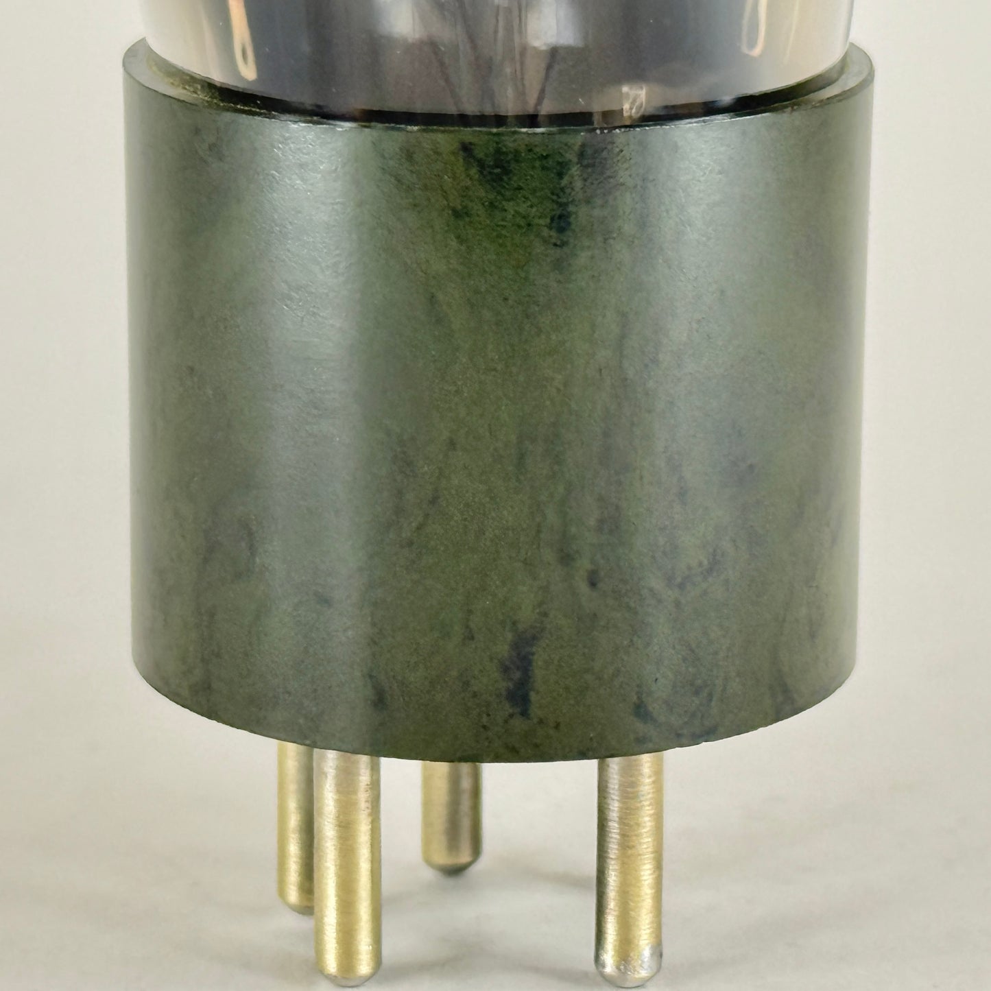 (1) Tested Green Marbled Bakelite Speed 227 Tube Type 27 Tube Brass Pins Globe