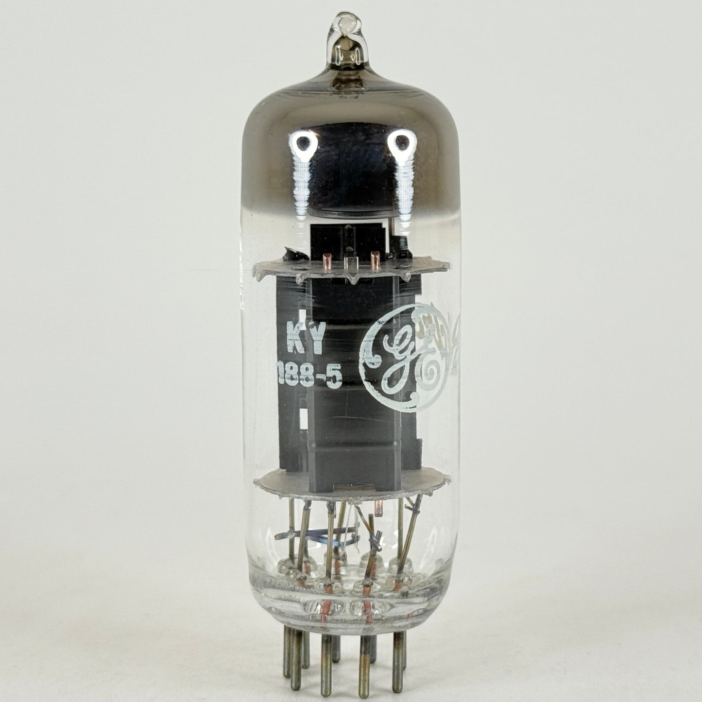 (1) Tested GE 8CS7 Tube with Box Made in Canada Date Code KY Double Triode Tube