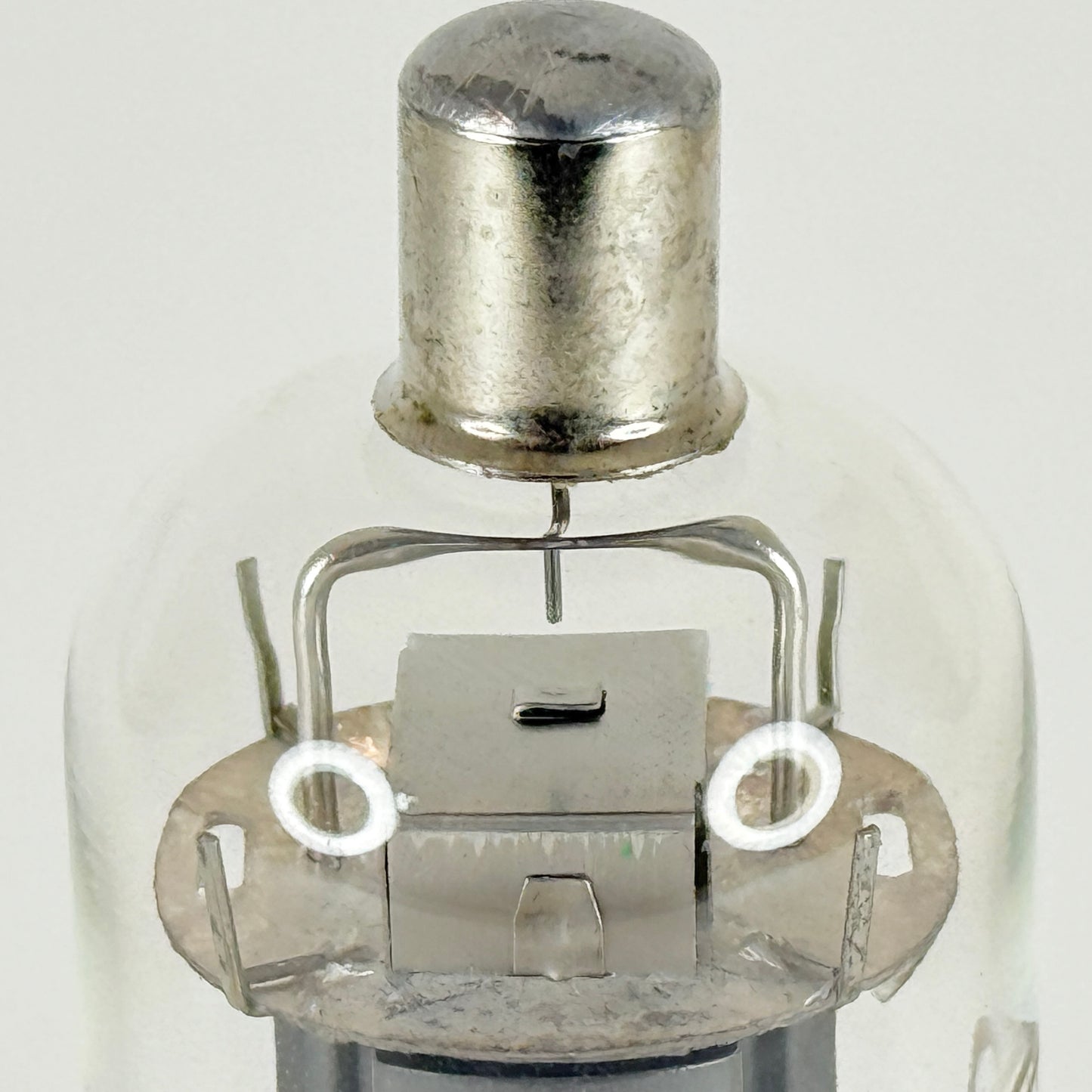 (1) Tested Rogers 2E26 Tube with Box Made in Canada Code 38-56 Beam Tetrode Tube