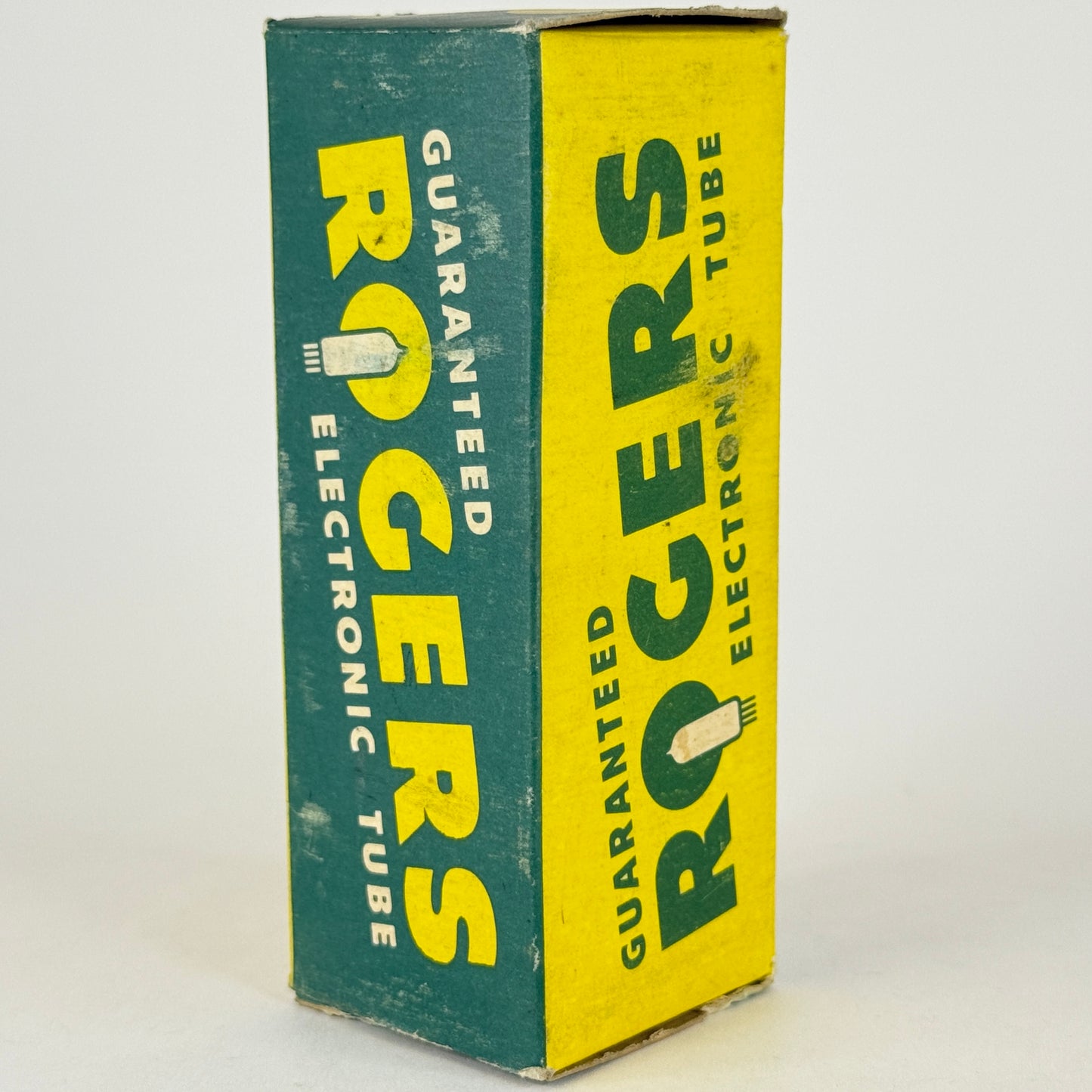 (1) Tested Rogers 2E26 Tube with Box Made in Canada Code 38-56 Beam Tetrode Tube
