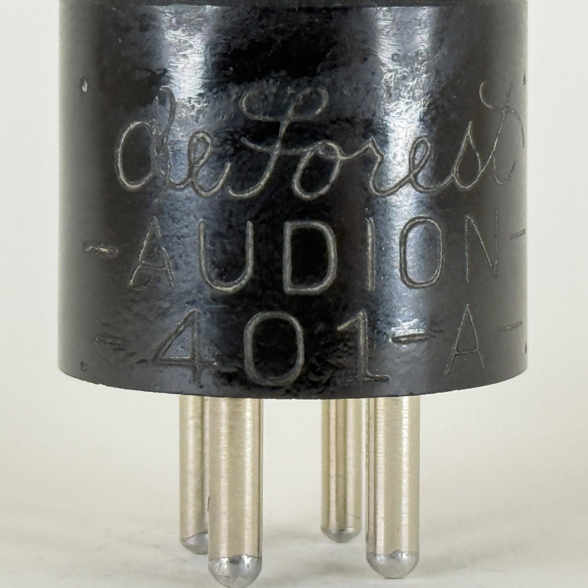 (1) Tested DeForest Audion 401A Tube Type 01A Tube Globe Tube Engraved Base (b)