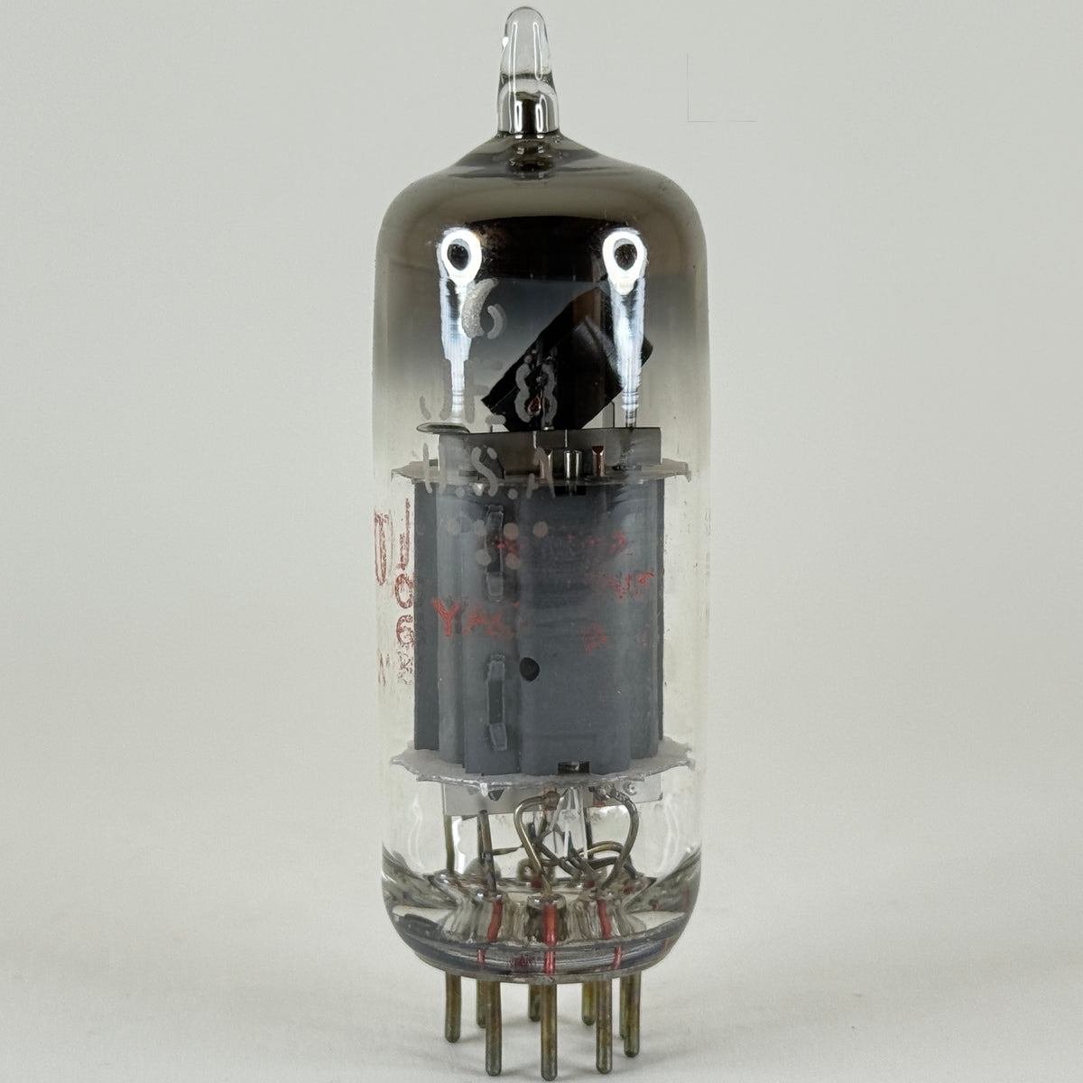 (1) Tested Philco 6JE8 Tube with Box High Mu Triode Sharp Cutoff Pentode Tube
