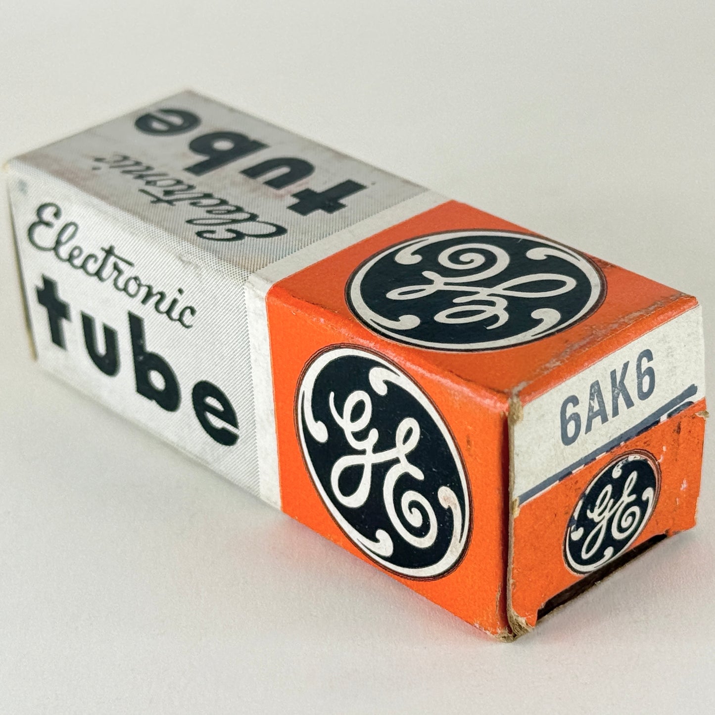 (1) Tested Strong GE 6AK6 Tube Red Letters with Box Code 62-48 General Electric Pentode Tube