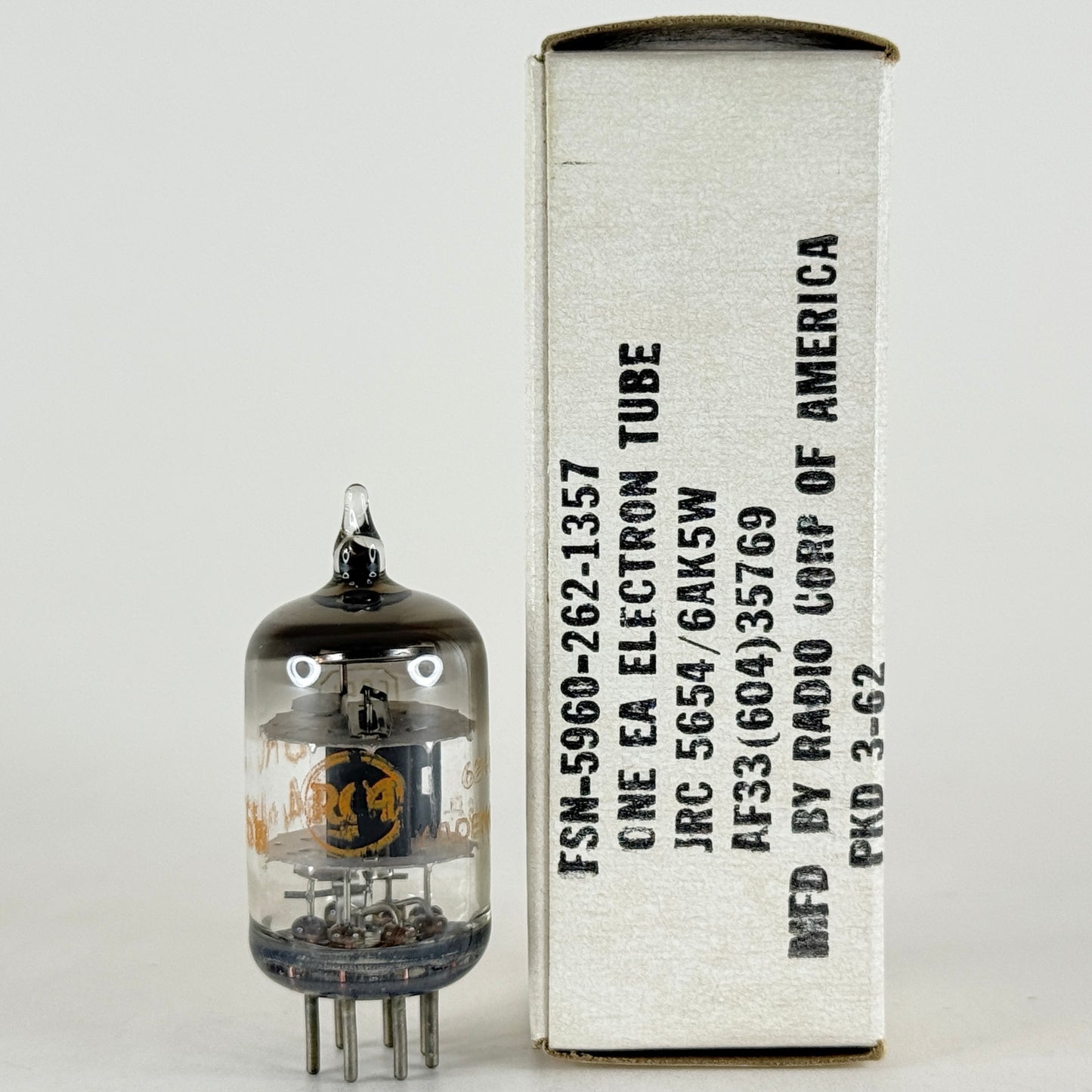 1962 RCA JRC 5654 6AK5W Tube with Box Code 62-13 RCA Mil Spec 6AK5 W Tube