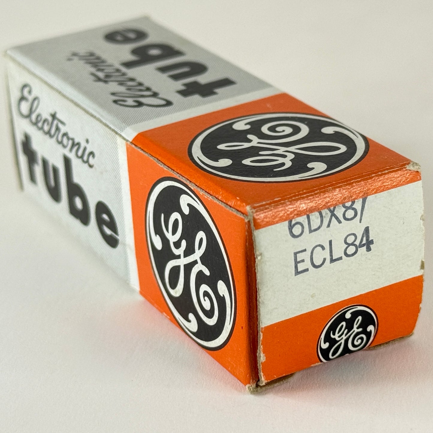 (1) Tested GE Mullard Blackburn 6DX8 ECL84 Tube with Box Etched Code B61L1