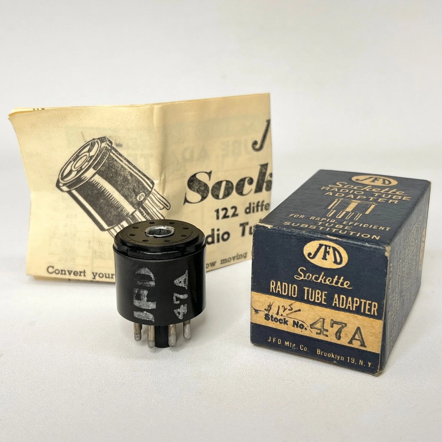 Vintage JFD Sockette 47A Radio Tube Socket Adapter For 12SA7 Tube to 7A8 Tube