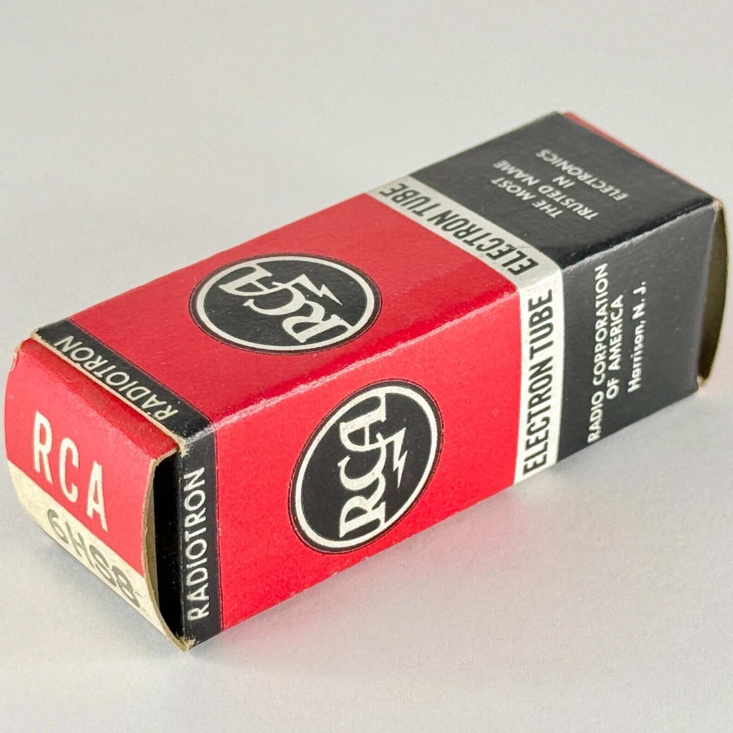 (1) Tested RCA 6HS8 Tube with Box Date Code AR Sharp Cutoff Twin Pentode Tube