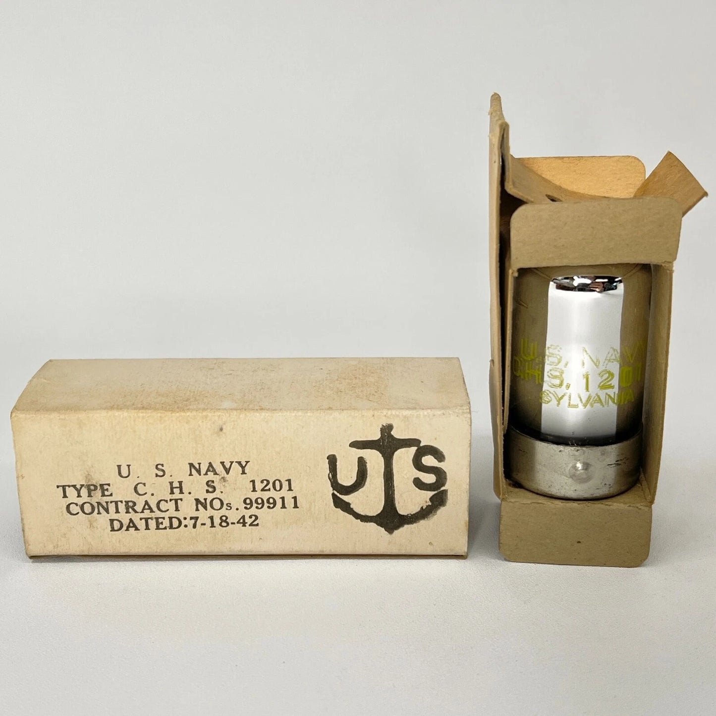 (1) Tested 1942 WW2 Sylvania CHS 1201 Tube with U.S. Navy Anchor Box 1201 Loctal