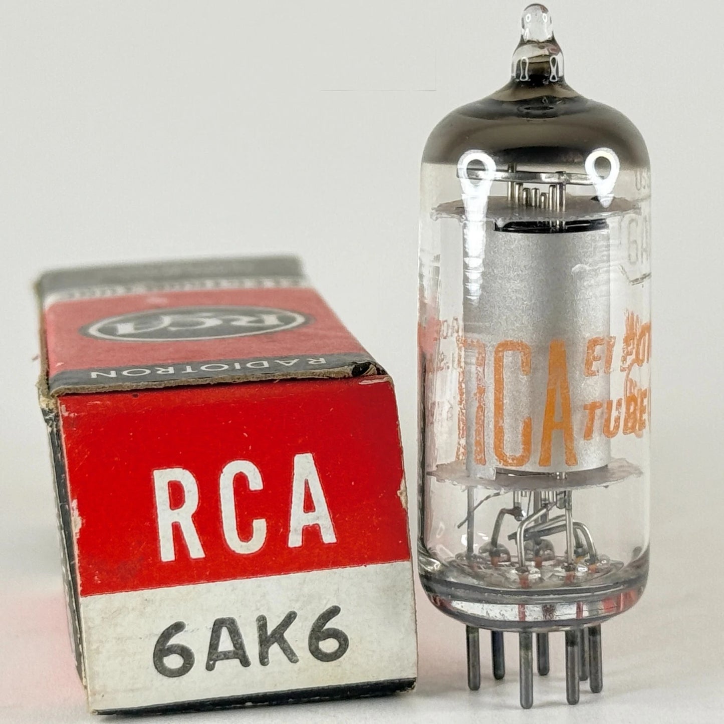 (1) Tested Strong RCA 6AK6 Tube and Box Date Code 6726 Power Amplifier Pentode