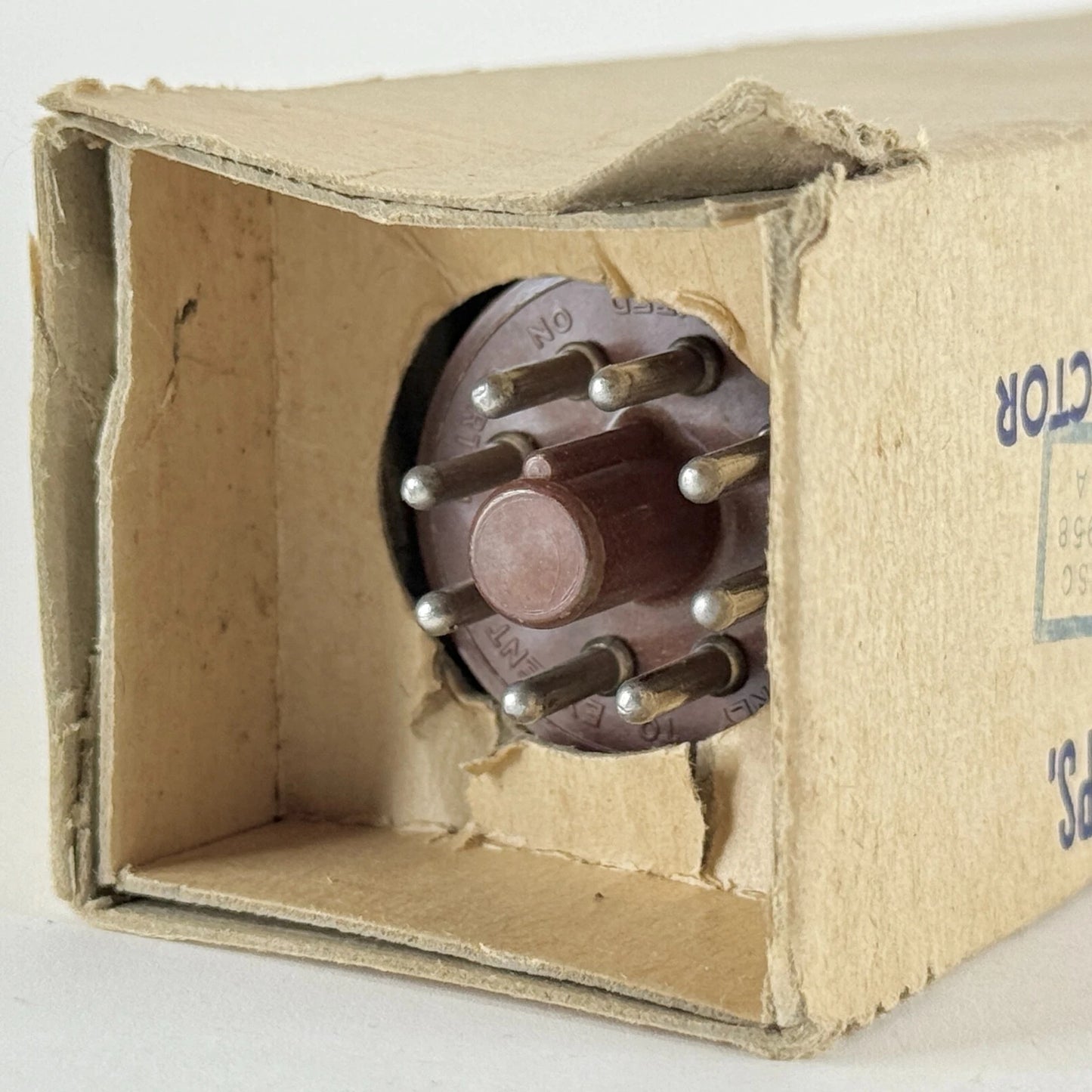 (1) Tested Western Electric Hytron VT-137 Tube Type 1626 Tube Mil-Spec with Box